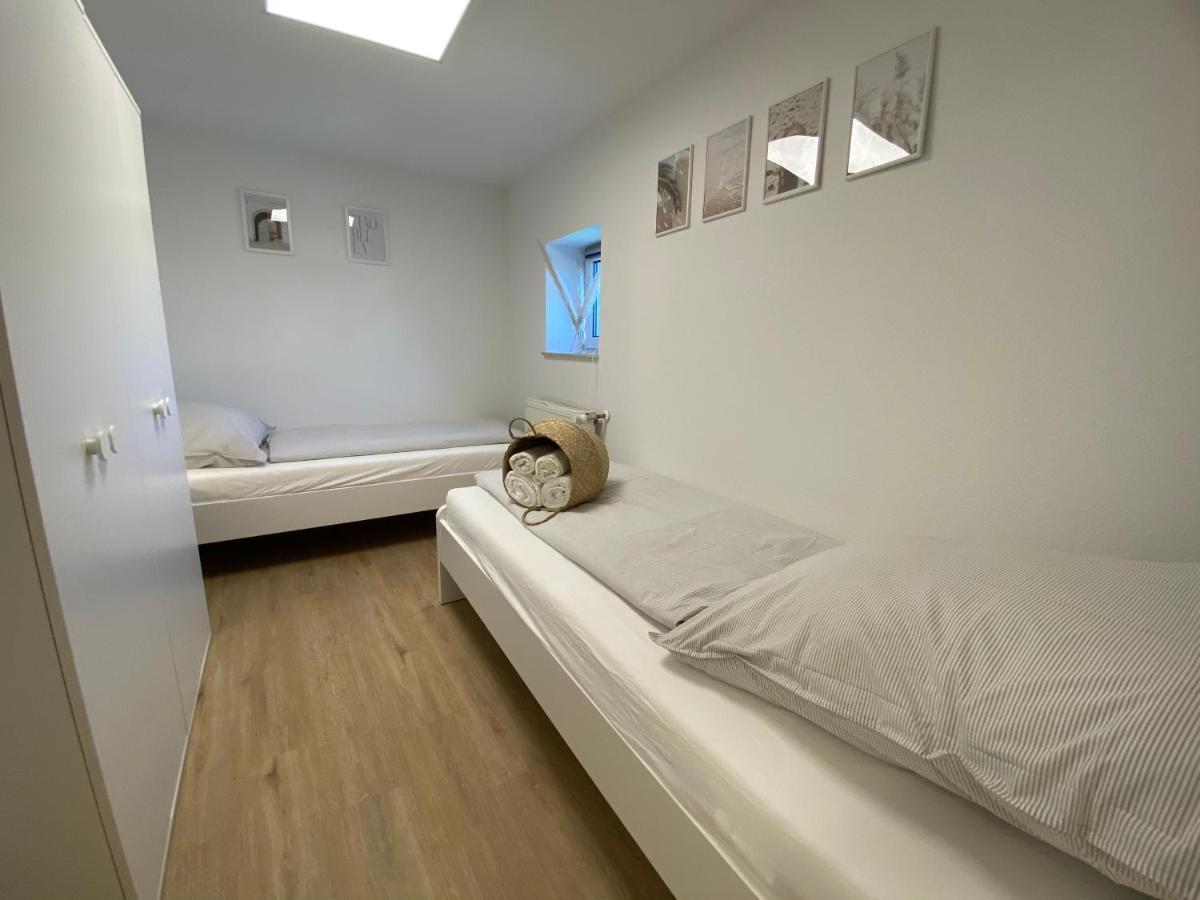 ☆Fewo Altes Kino - Modern - Quiet - 65M² - Tv - Netflix - Wlan☆ Momlingen Экстерьер фото